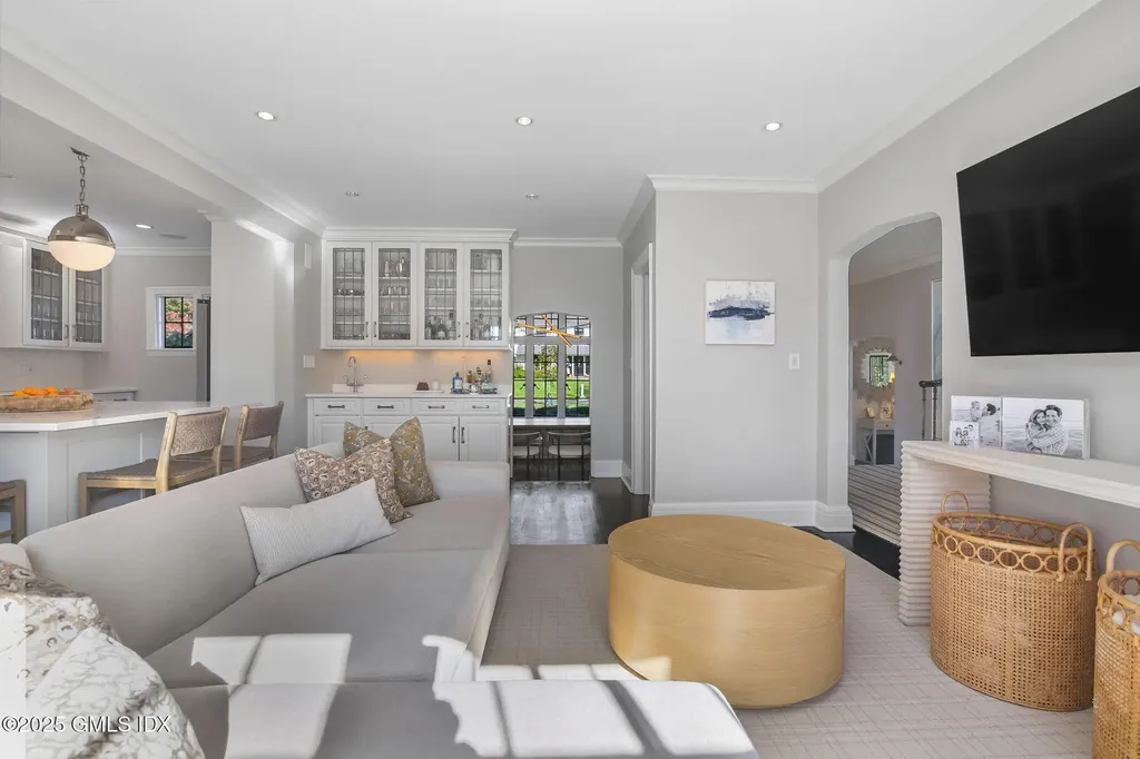 8 Quintard Avenue Old Greenwich CT 06870