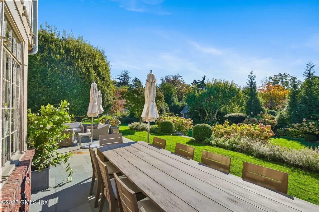 8 Quintard Avenue Old Greenwich CT 06870