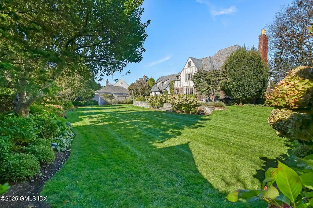 8 Quintard Avenue Old Greenwich CT 06870