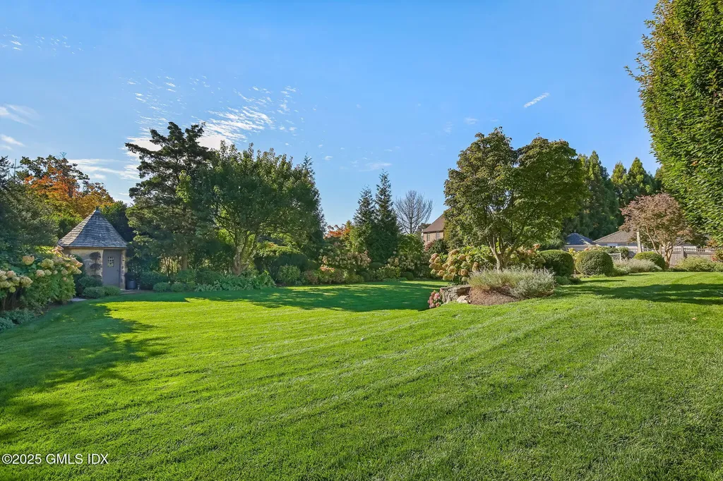 8 Quintard Avenue Old Greenwich CT 06870