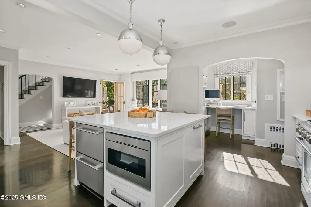 8 Quintard Avenue Old Greenwich CT 06870