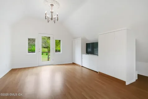 527 Stanwich Road Greenwich CT 06831