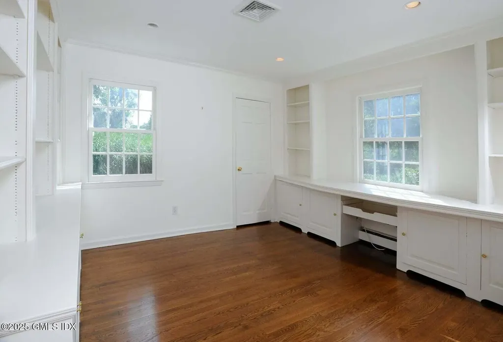 177 Indian Head Road Riverside CT 06878