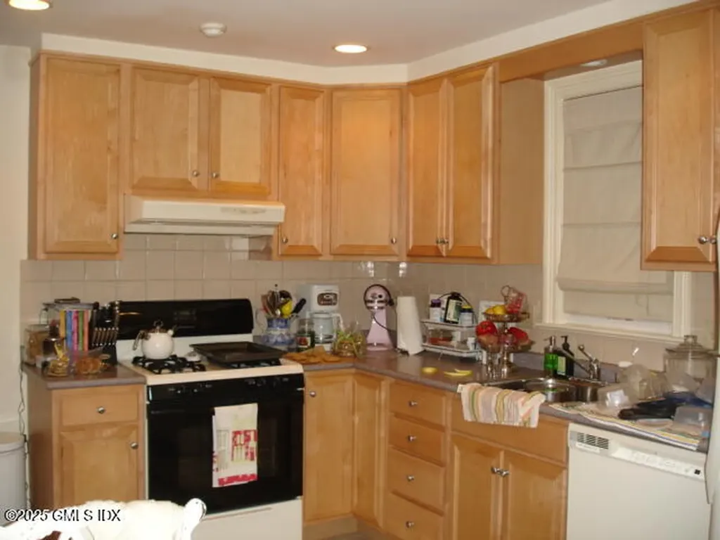 174 Davis Avenue Greenwich CT 06830