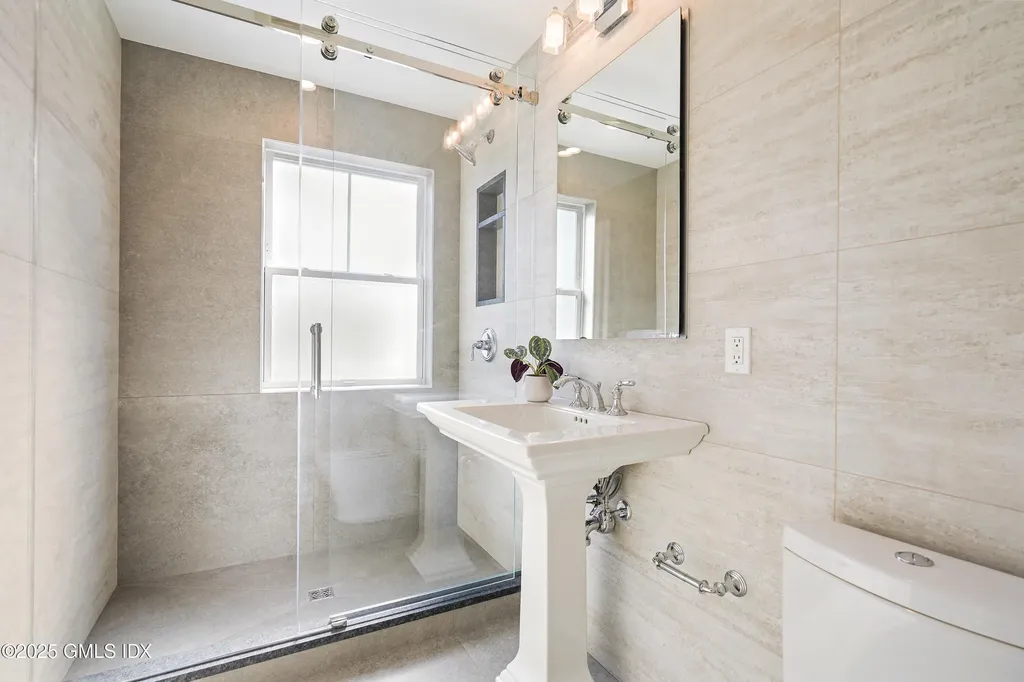 31 East Avenue New Canaan CT 06840