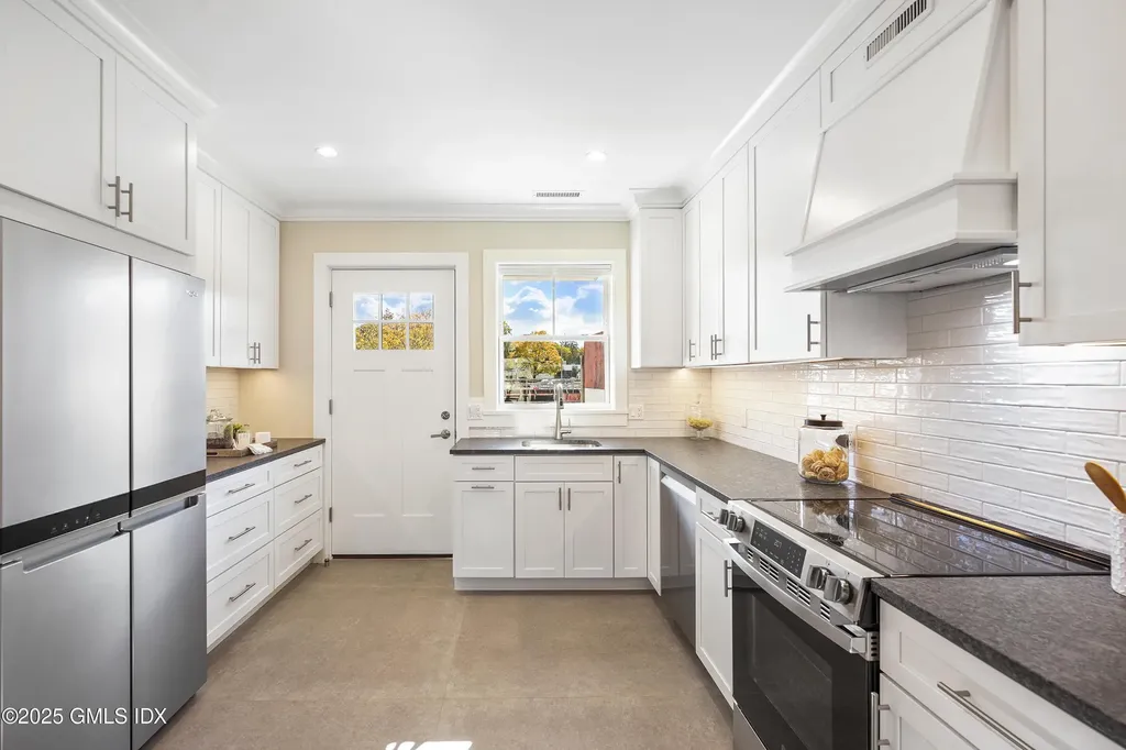 31 East Avenue New Canaan CT 06840