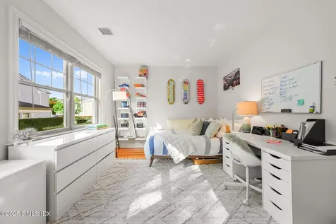 25 Le Grande Avenue Greenwich CT 06830