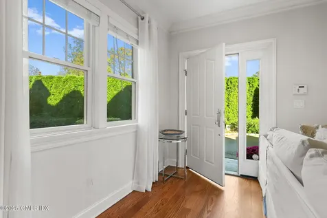 25 Le Grande Avenue Greenwich CT 06830