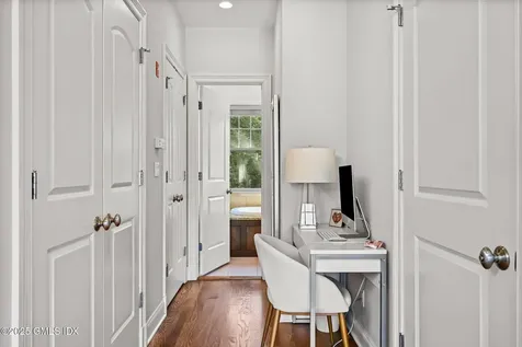 25 Le Grande Avenue Greenwich CT 06830