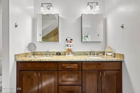 25 Le Grande Avenue Greenwich CT 06830