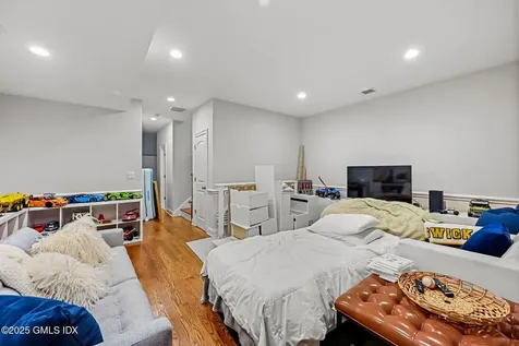 25 Le Grande Avenue Greenwich CT 06830