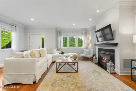 25 Le Grande Avenue Greenwich CT 06830