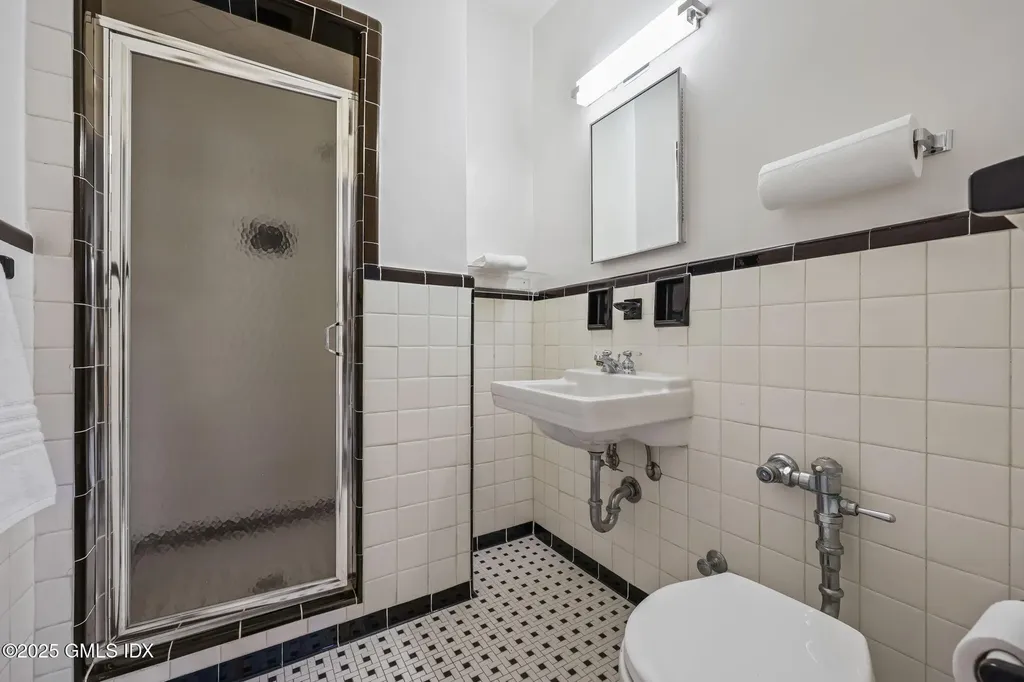 4 Putnam Hill Greenwich CT 06830