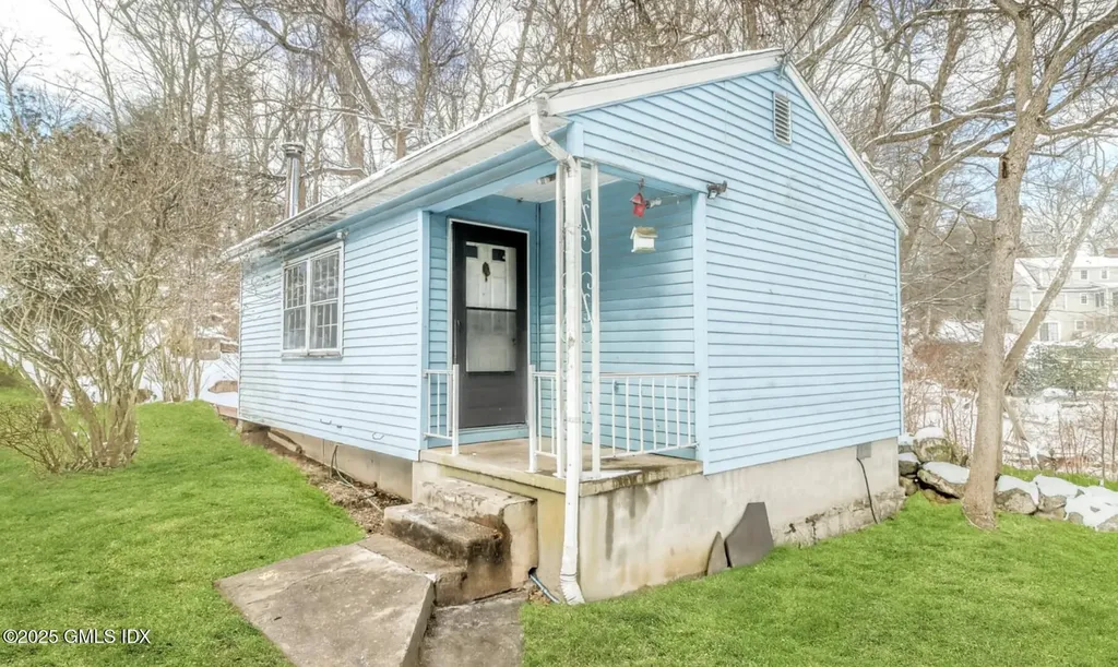 9 Walnut Street Cos Cob CT 06807