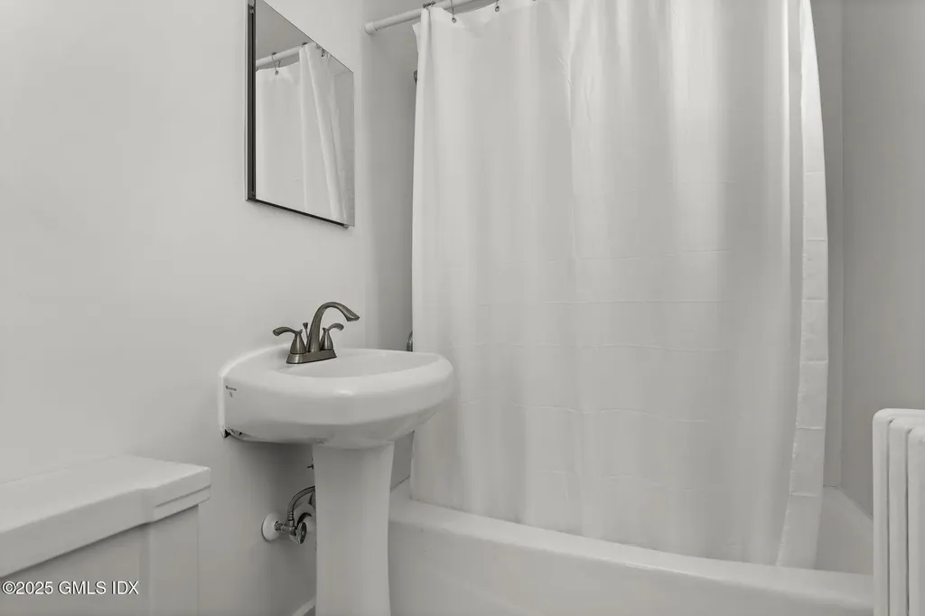 18 Claremont Street Stamford CT 06902