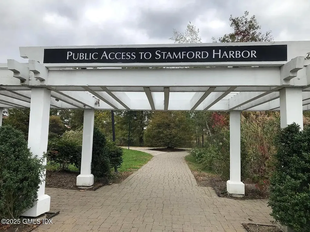 18 Claremont Street Stamford CT 06902