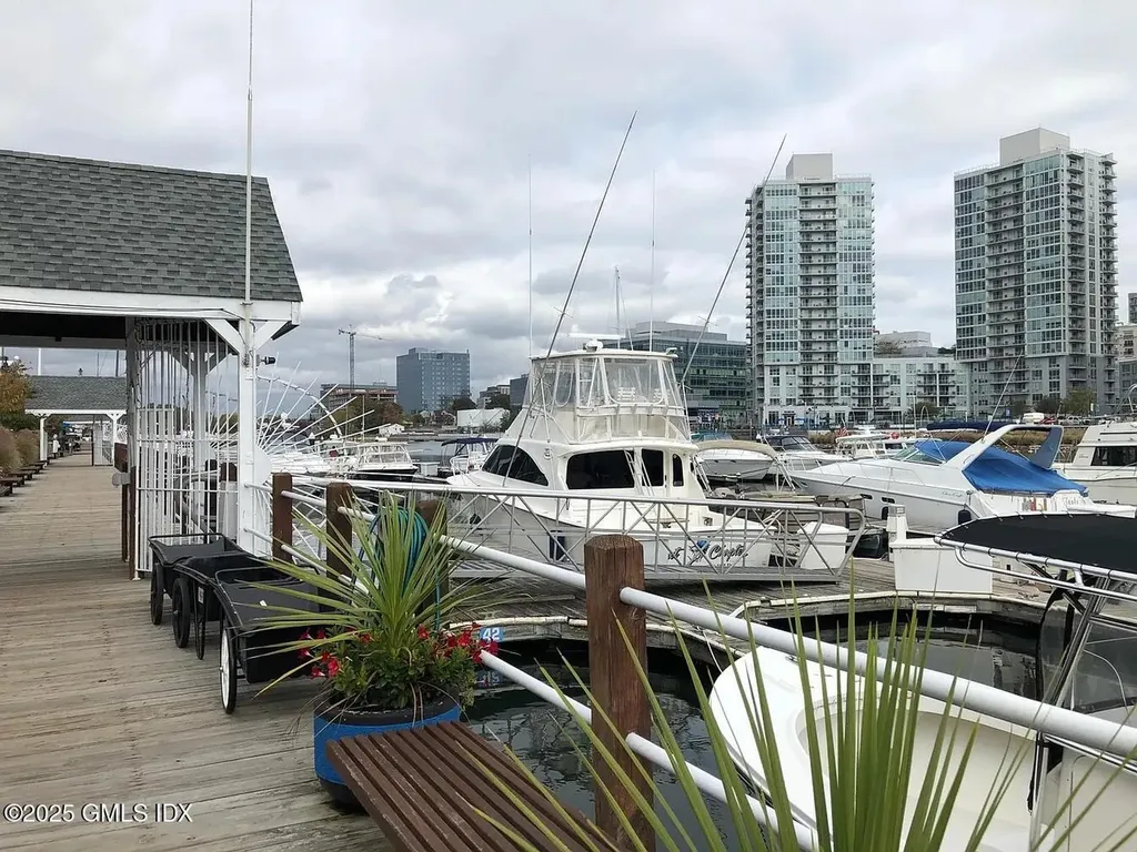 18 Claremont Street Stamford CT 06902