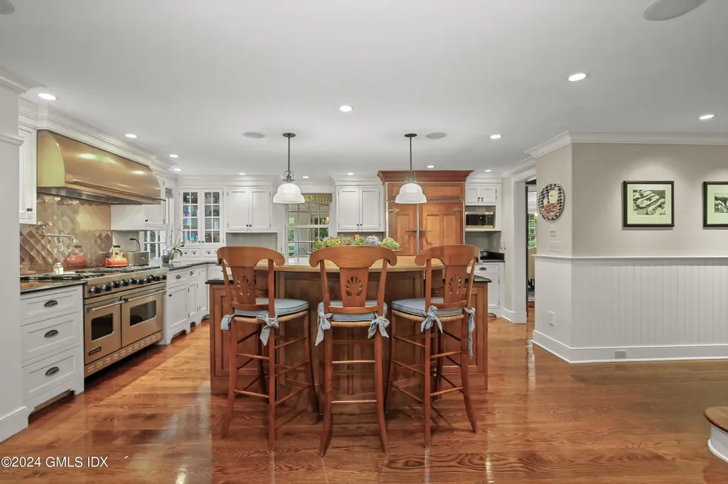 114 Ferris Hill Road New Canaan CT 06840