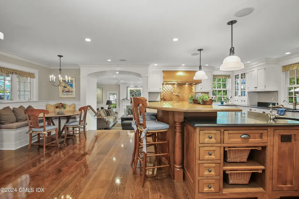 114 Ferris Hill Road New Canaan CT 06840