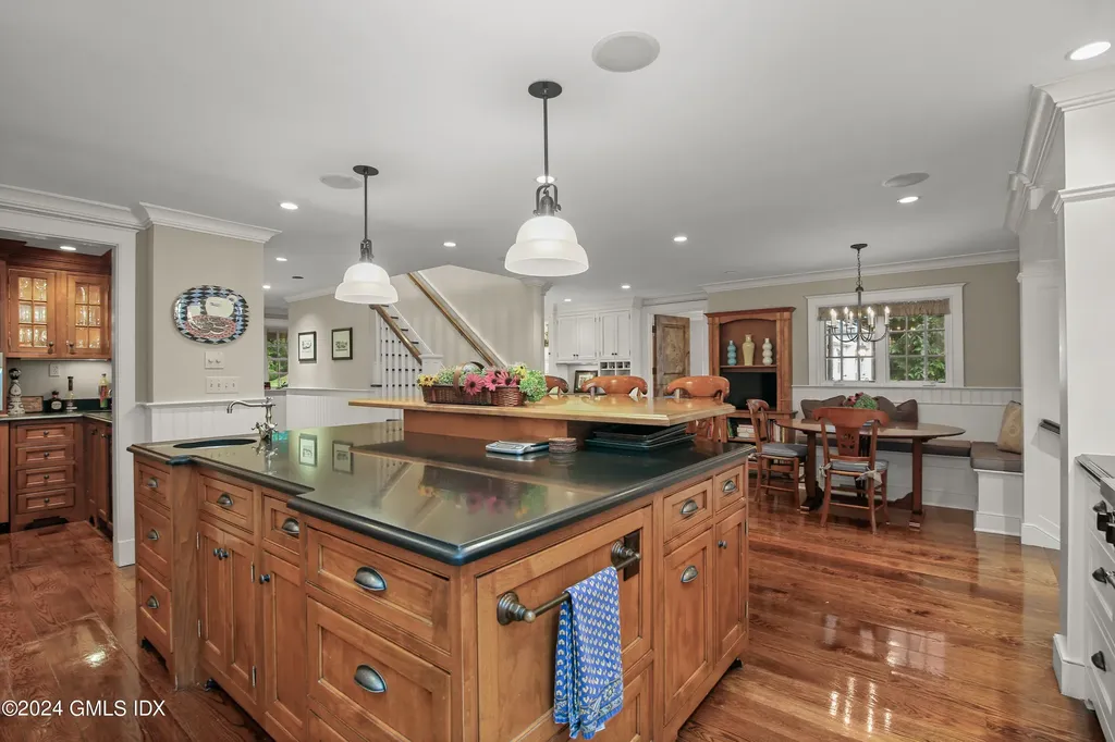 114 Ferris Hill Road New Canaan CT 06840