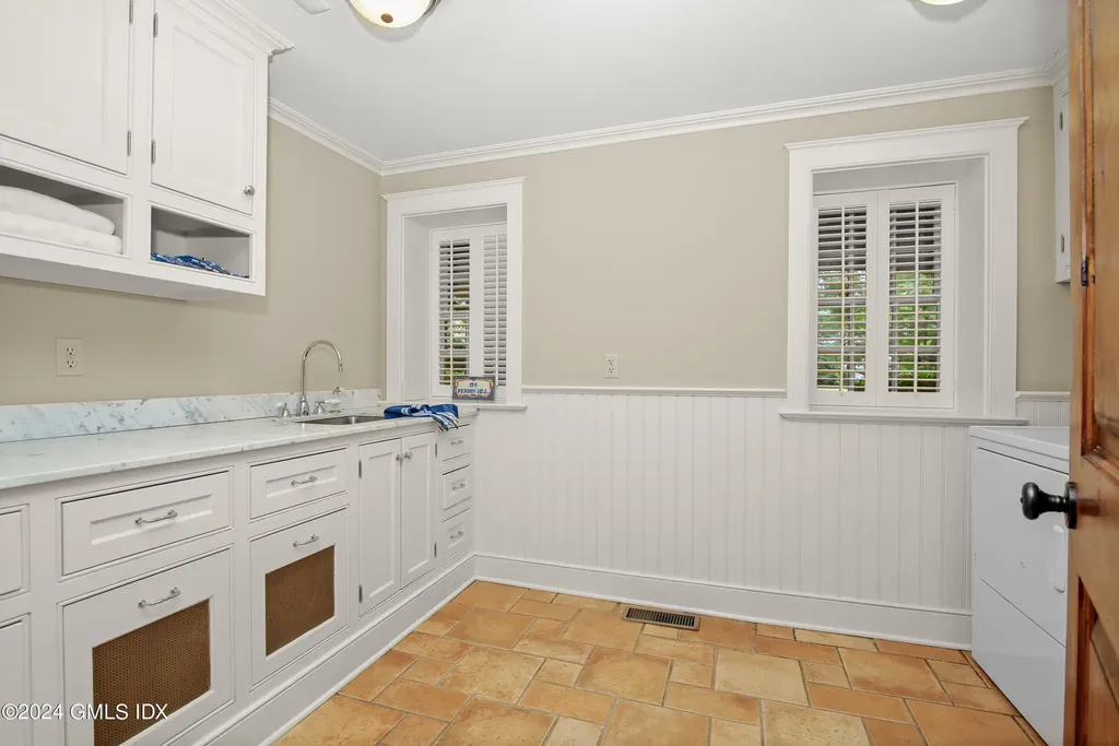 114 Ferris Hill Road New Canaan CT 06840