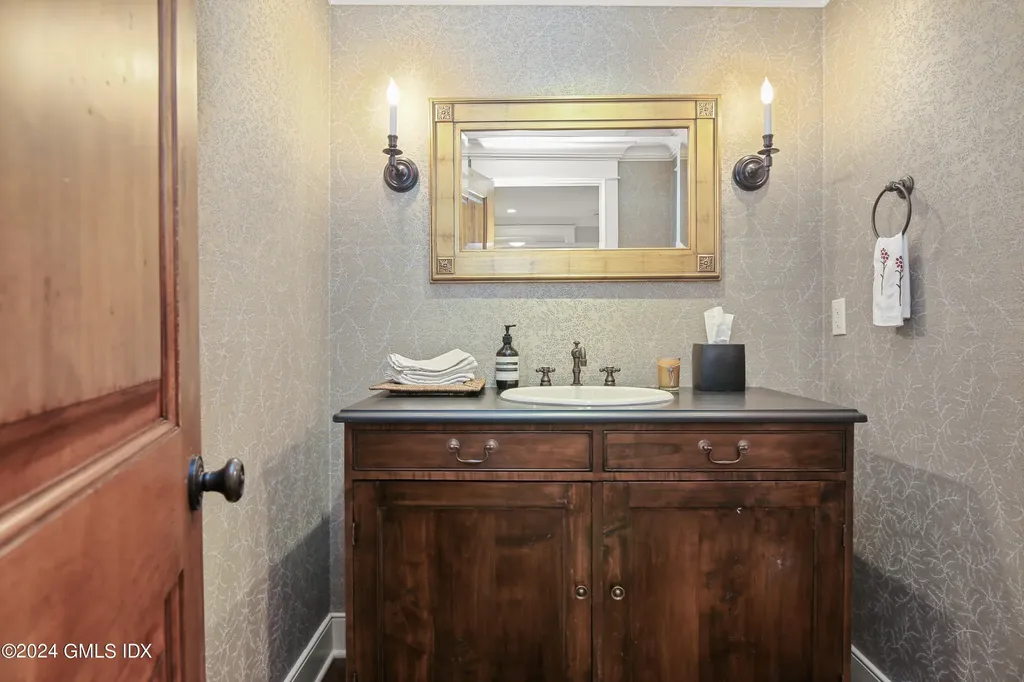 114 Ferris Hill Road New Canaan CT 06840