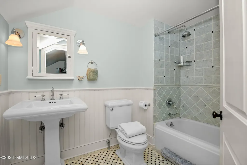 114 Ferris Hill Road New Canaan CT 06840