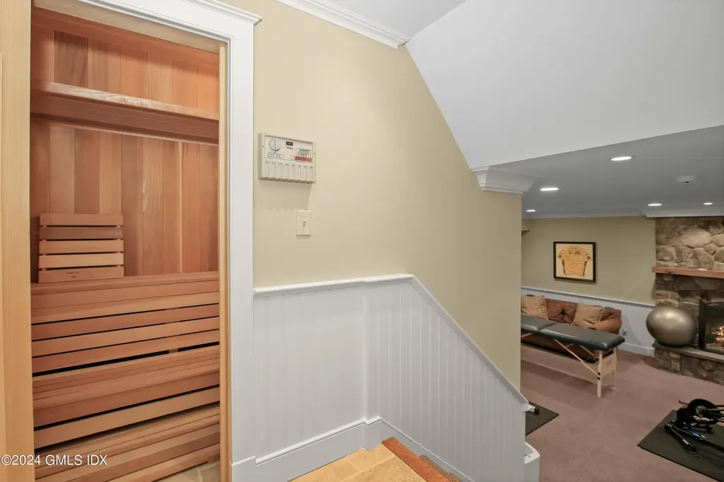 114 Ferris Hill Road New Canaan CT 06840