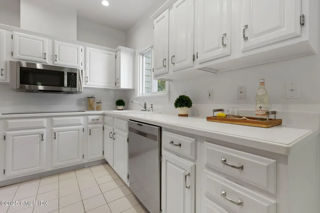 333 Palmer Hill Road Riverside CT 06878