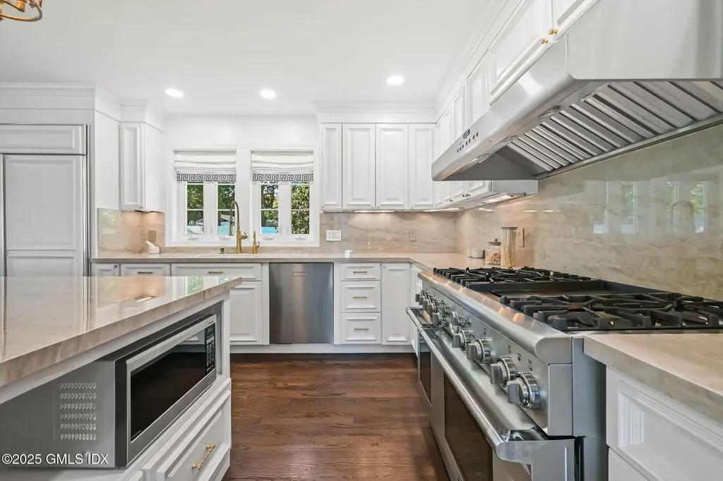 93 Rockledge Drive Stamford CT 06902