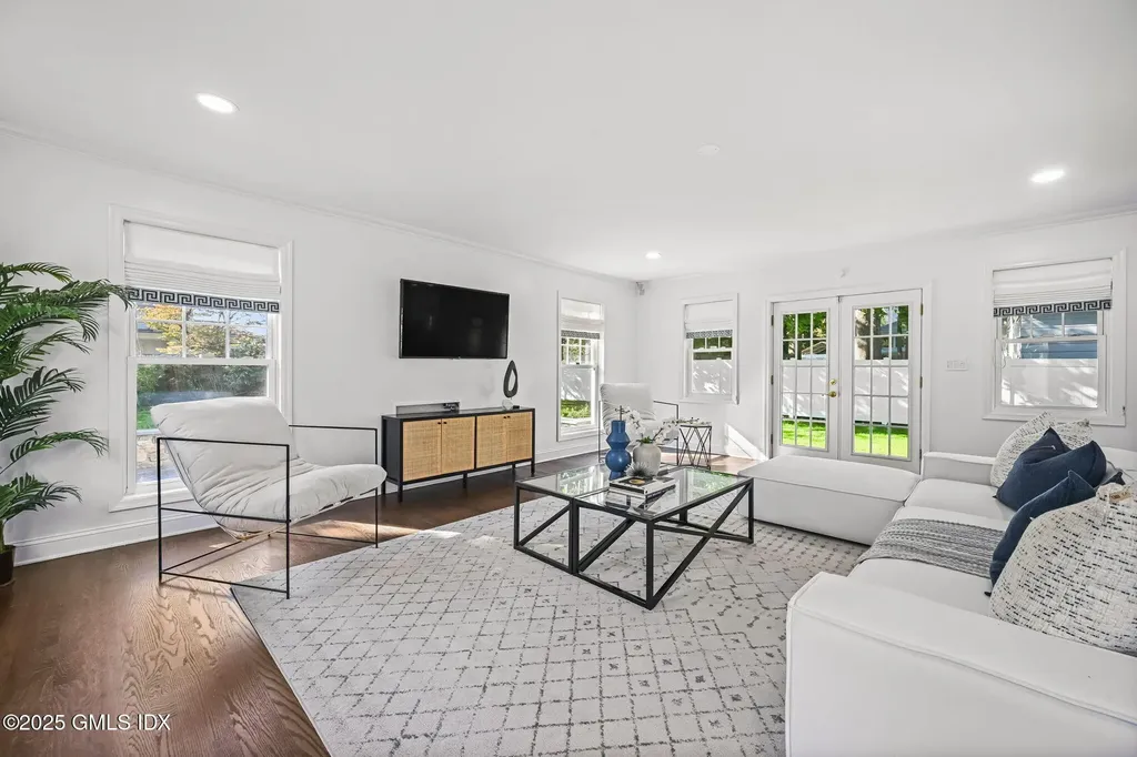 93 Rockledge Drive Stamford CT 06902