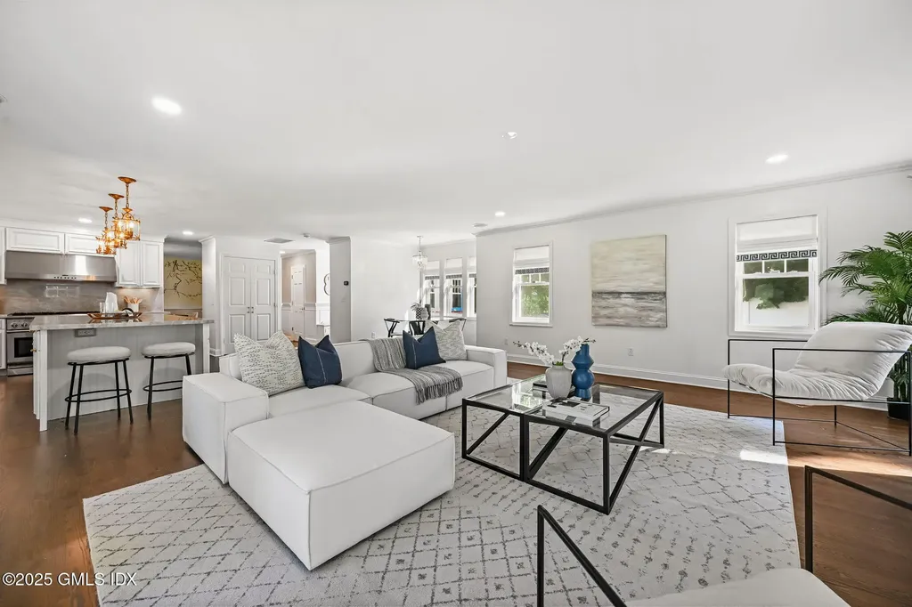 93 Rockledge Drive Stamford CT 06902