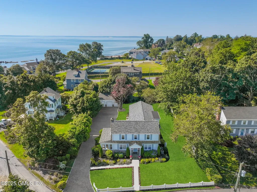 93 Rockledge Drive Stamford CT 06902