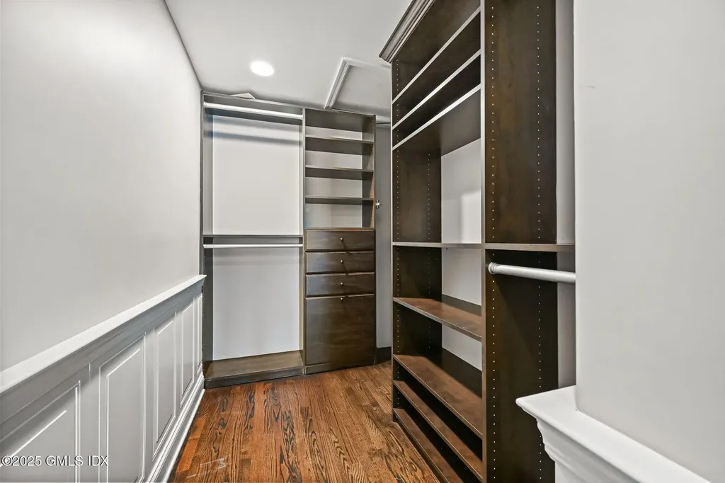 93 Rockledge Drive Stamford CT 06902