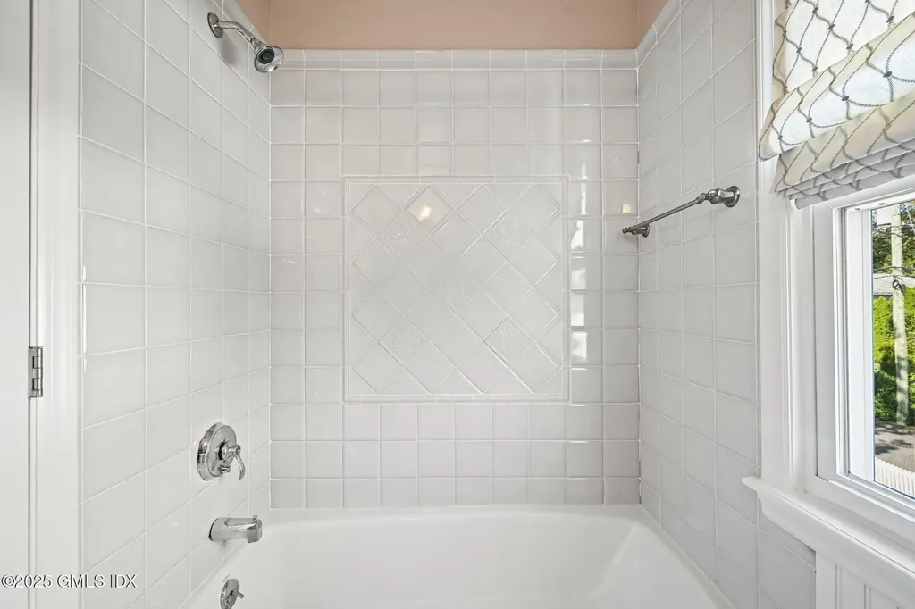 93 Rockledge Drive Stamford CT 06902