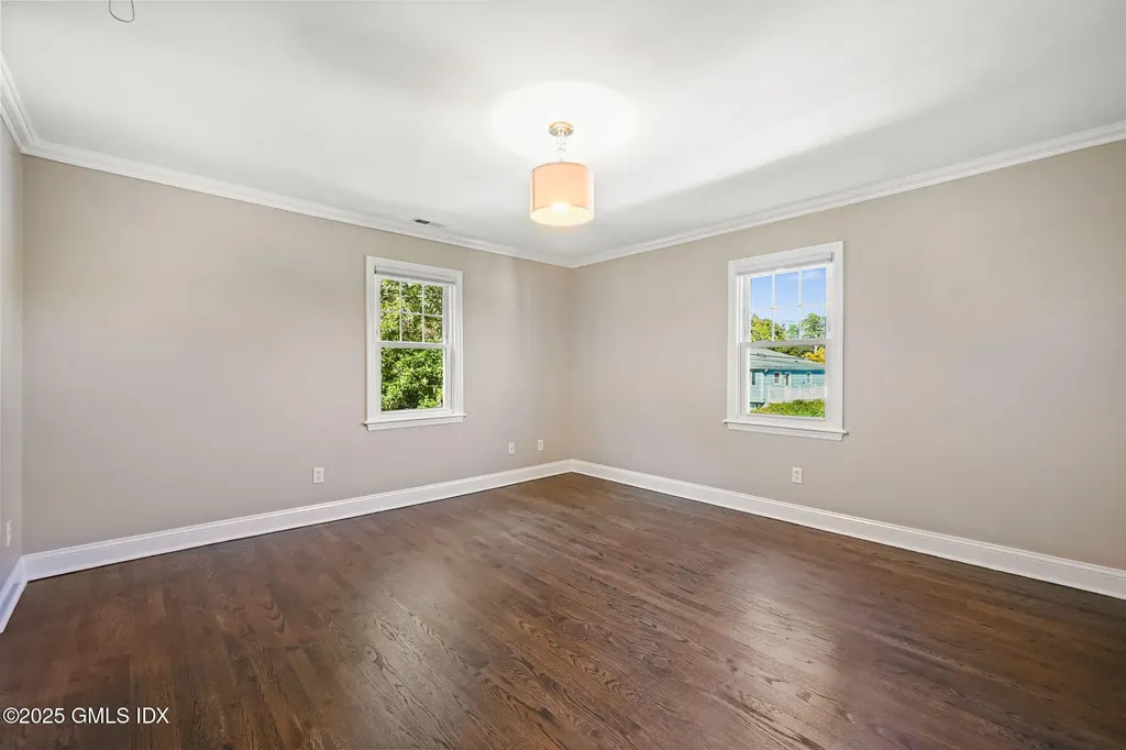 93 Rockledge Drive Stamford CT 06902