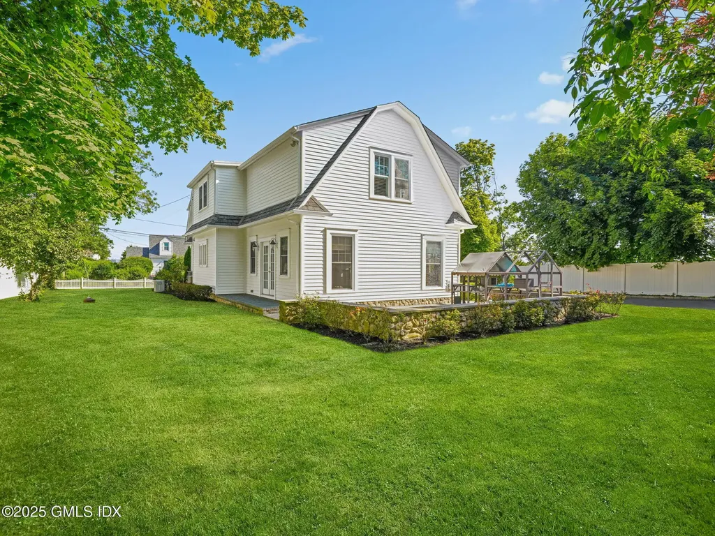 93 Rockledge Drive Stamford CT 06902