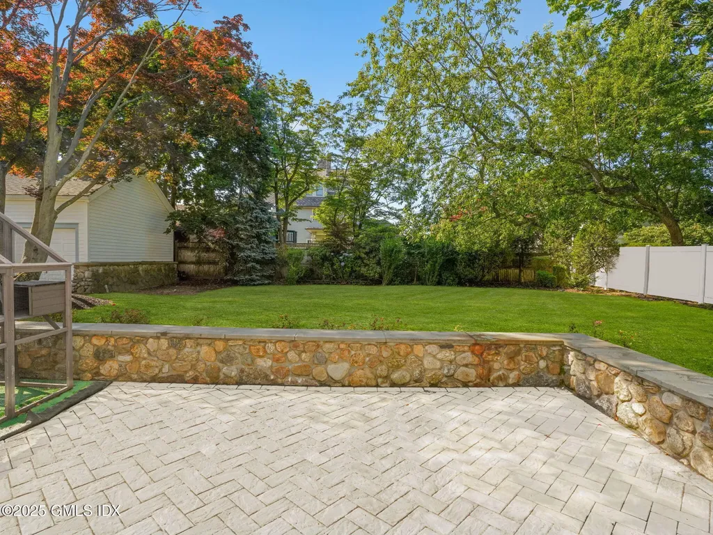 93 Rockledge Drive Stamford CT 06902