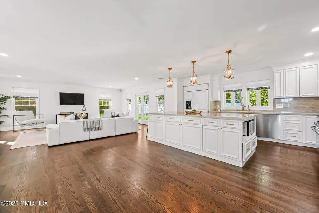 93 Rockledge Drive Stamford CT 06902