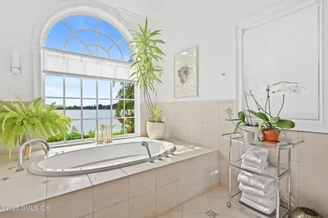 19 Weeds Landing Darien CT 06820