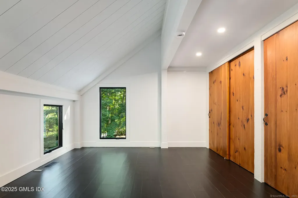 10 Tomahawk Lane Greenwich CT 06830