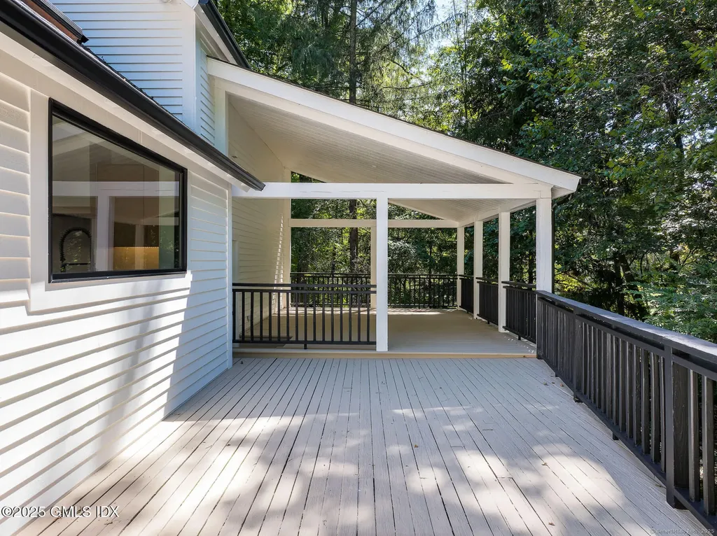 10 Tomahawk Lane Greenwich CT 06830