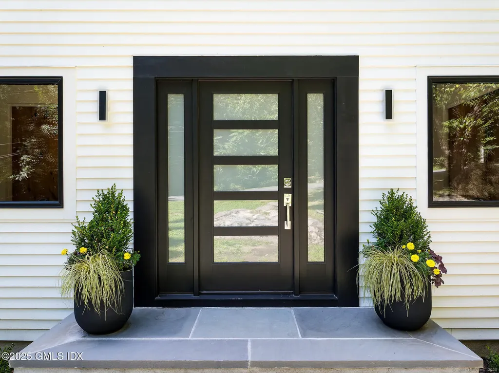 10 Tomahawk Lane Greenwich CT 06830