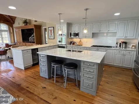 13 Fox Hill Lane Darien CT 06820