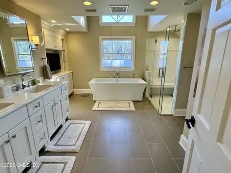 13 Fox Hill Lane Darien CT 06820