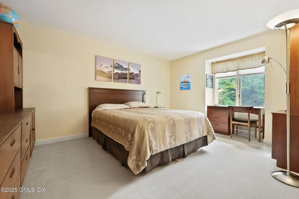 78 Londonderry Drive Greenwich CT 06830