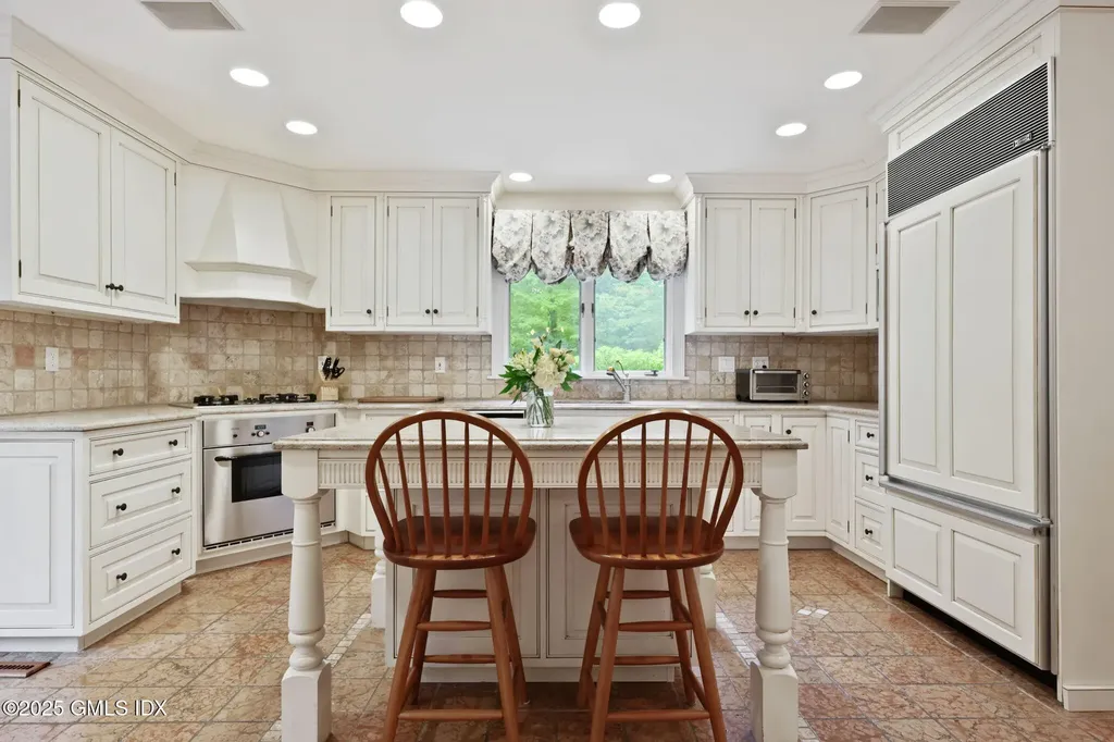 78 Londonderry Drive Greenwich CT 06830