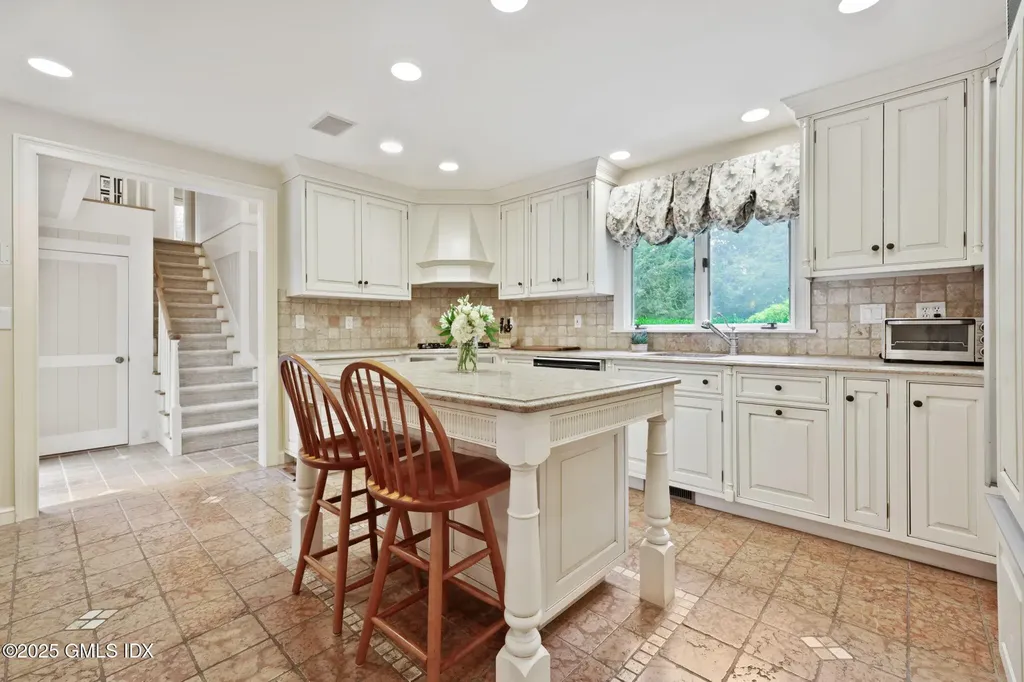 78 Londonderry Drive Greenwich CT 06830