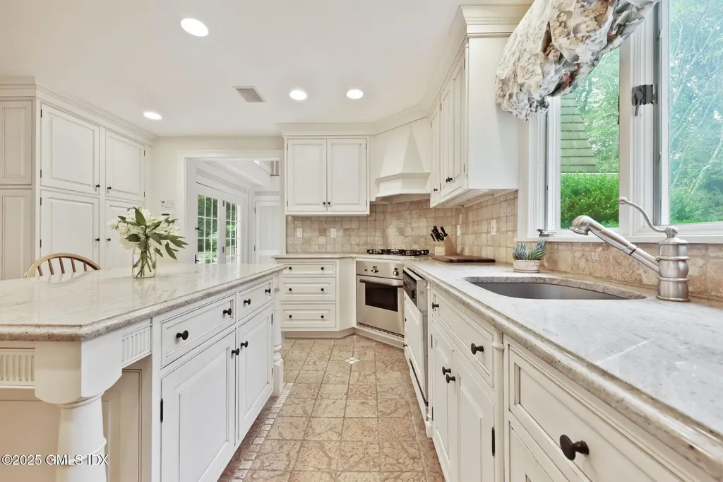 78 Londonderry Drive Greenwich CT 06830