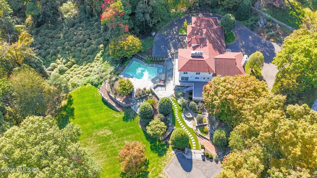 21 Harkim Road Greenwich CT 06831